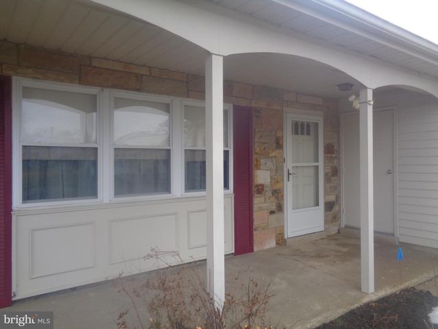 130 DORCHESTER DR, Southampton, NJ 08088