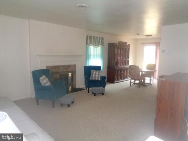 130 DORCHESTER DR, Southampton, NJ 08088