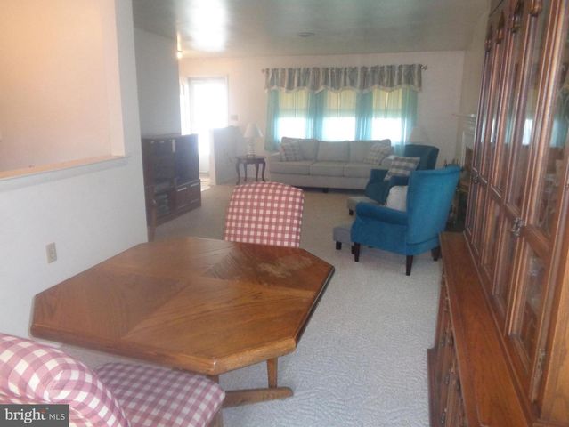 130 DORCHESTER DR, Southampton, NJ 08088