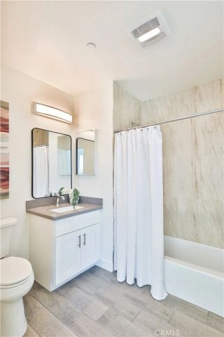 6836 Whitman Avenue, Van Nuys, CA 91406