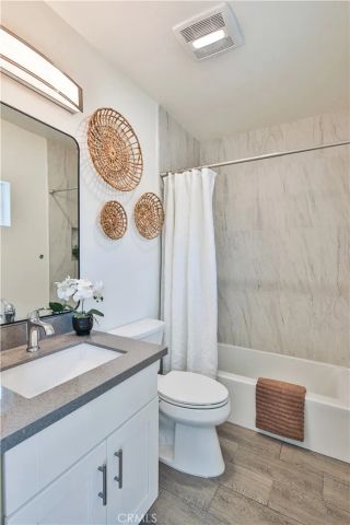 6836 Whitman Avenue, Van Nuys, CA 91406