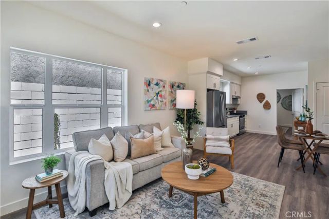 6836 Whitman Avenue, Van Nuys, CA 91406