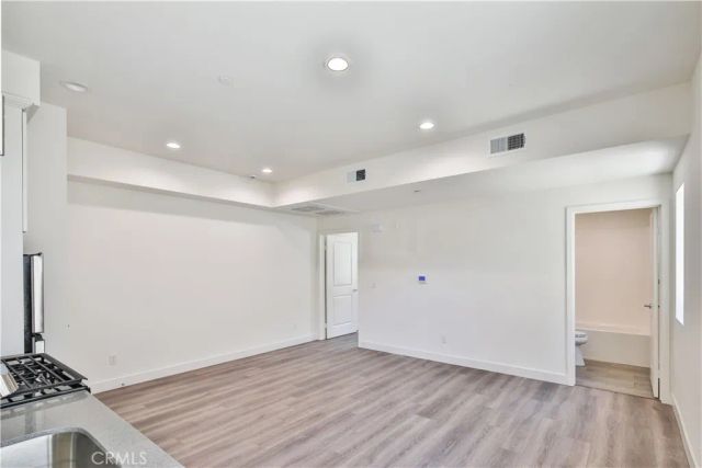 6836 Whitman Avenue, Van Nuys, CA 91406