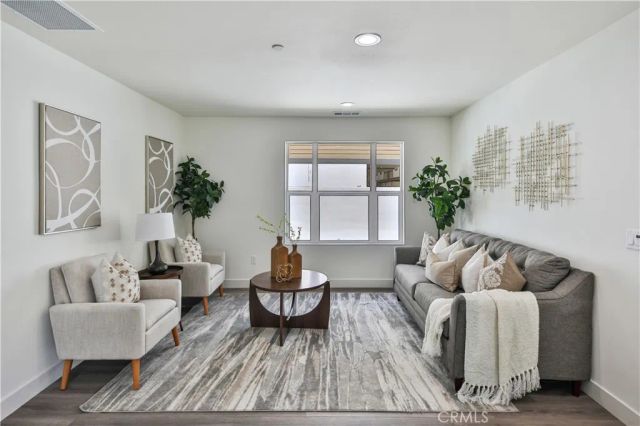 6836 Whitman Avenue, Van Nuys, CA 91406