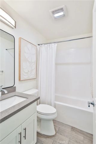 6836 Whitman Avenue, Van Nuys, CA 91406