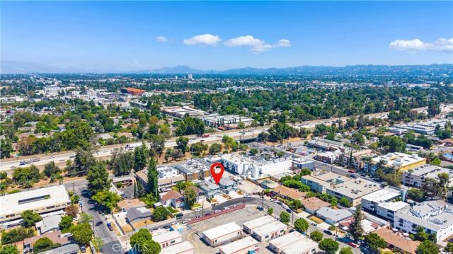 6836 Whitman Avenue, Van Nuys, CA 91406