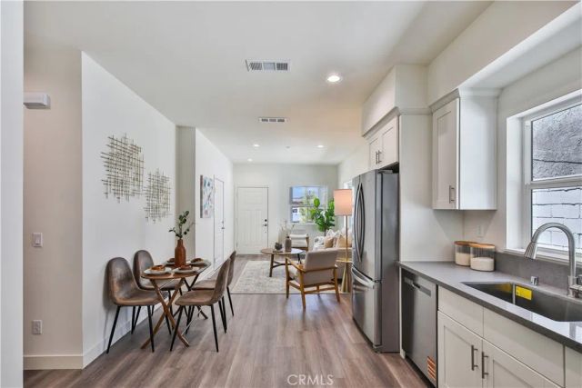6836 Whitman Avenue, Van Nuys, CA 91406