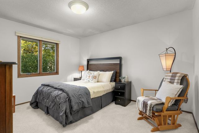 6624 Edgemont Boulevard N, Brooklyn Park, MN 55428