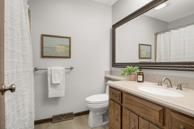 6624 Edgemont Boulevard N, Brooklyn Park, MN 55428