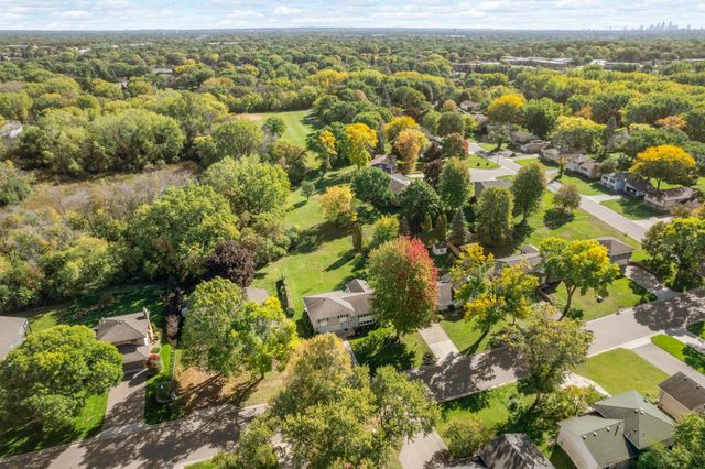 6624 Edgemont Boulevard N, Brooklyn Park, MN 55428