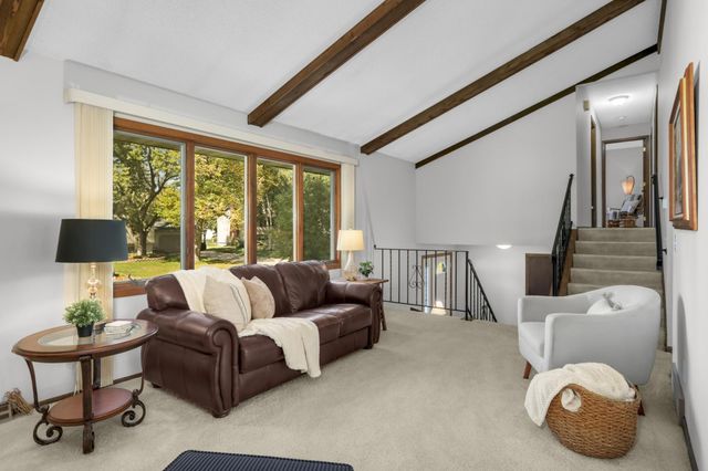 6624 Edgemont Boulevard N, Brooklyn Park, MN 55428