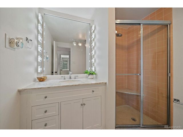 3131 E Alameda Ave 706, Denver, CO 80209