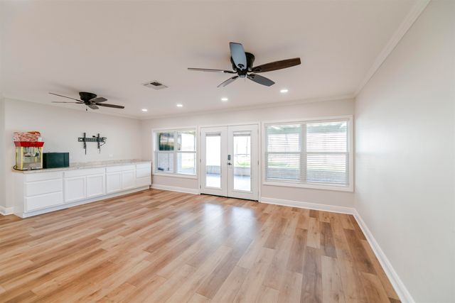 301 Estate Dr, Houma, LA 70364