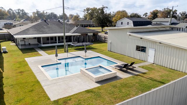 301 Estate Dr, Houma, LA 70364