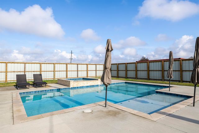 301 Estate Dr, Houma, LA 70364