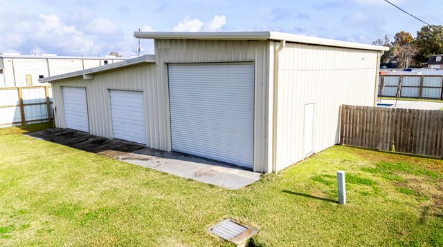 301 Estate Dr, Houma, LA 70364