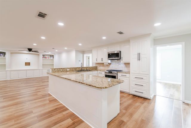 301 Estate Dr, Houma, LA 70364