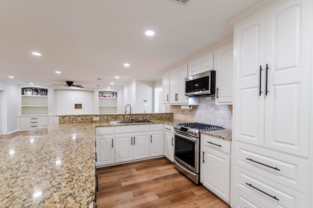 301 Estate Dr, Houma, LA 70364