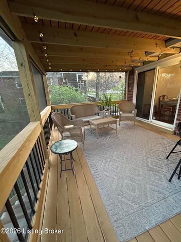 12516 Farmbrook Dr, Louisville, KY 40243