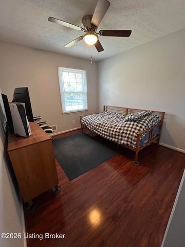 12516 Farmbrook Dr, Louisville, KY 40243