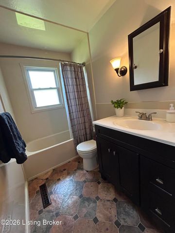 12516 Farmbrook Dr, Louisville, KY 40243