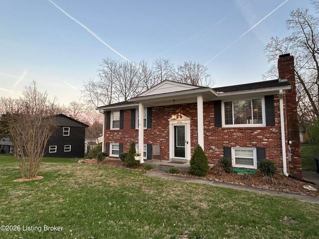 12516 Farmbrook Dr, Louisville, KY 40243