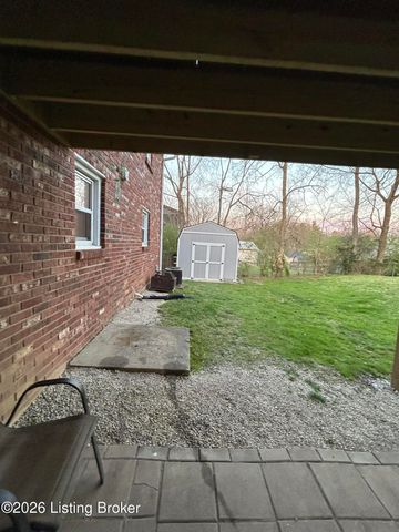 12516 Farmbrook Dr, Louisville, KY 40243