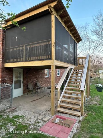 12516 Farmbrook Dr, Louisville, KY 40243