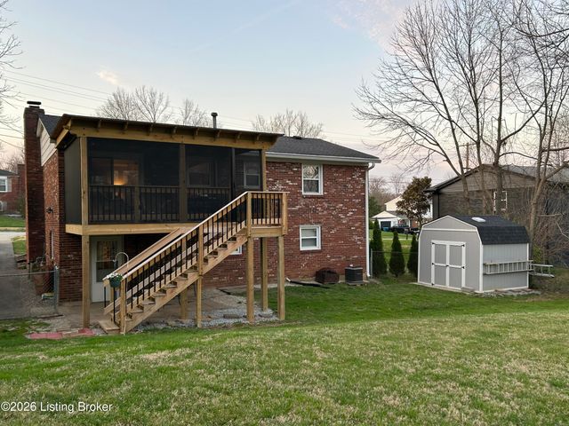 12516 Farmbrook Dr, Louisville, KY 40243