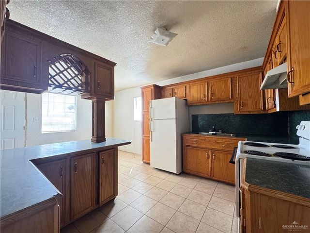 8014 N Lopez Street, Rio Grande City, TX 78582