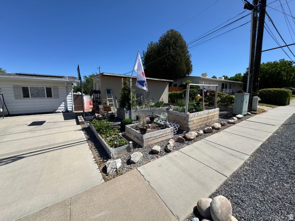 288 W 1300 N, Sunset, UT 84015