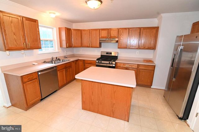 7913 HEATHERLEIGH PL, White Plains, MD 20695
