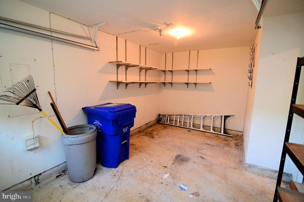 7913 HEATHERLEIGH PL, White Plains, MD 20695