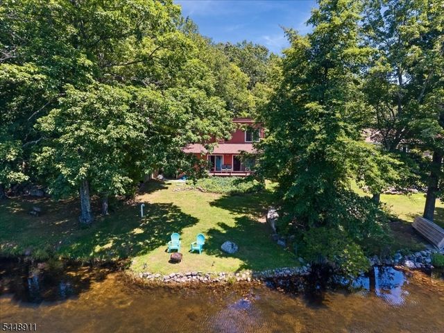 907 Plymouth Lake Dr, Stillwater Twp., NJ 07860