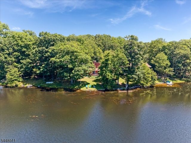 907 Plymouth Lake Dr, Stillwater Twp., NJ 07860