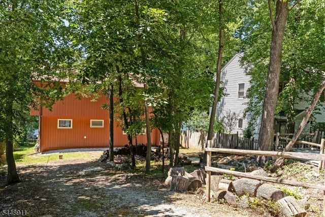 907 Plymouth Lake Dr, Stillwater Twp., NJ 07860