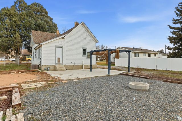 9 S 200 W, Smithfield, UT 84335