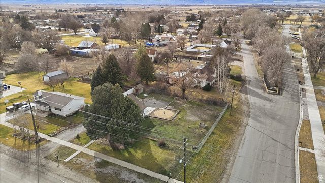 9 S 200 W, Smithfield, UT 84335