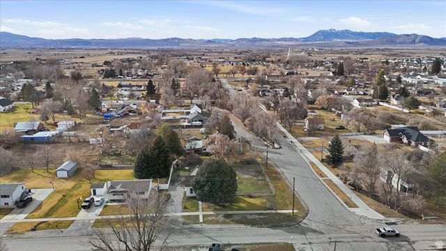 9 S 200 W, Smithfield, UT 84335