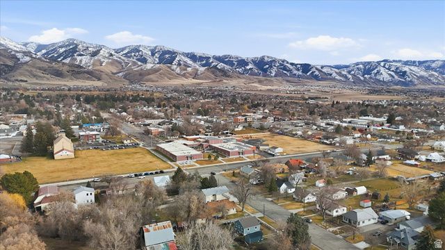 9 S 200 W, Smithfield, UT 84335