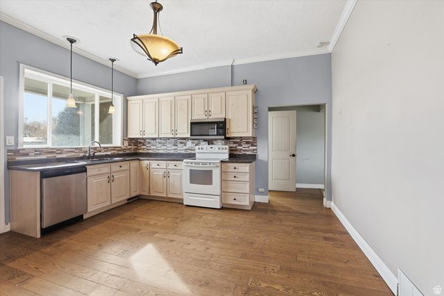 9 S 200 W, Smithfield, UT 84335