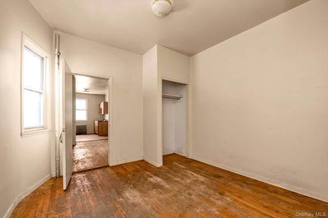 1129 E Tremont Avenue, Bronx, NY 10460