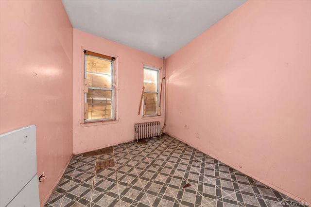 1129 E Tremont Avenue, Bronx, NY 10460