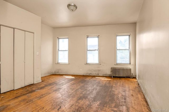1129 E Tremont Avenue, Bronx, NY 10460