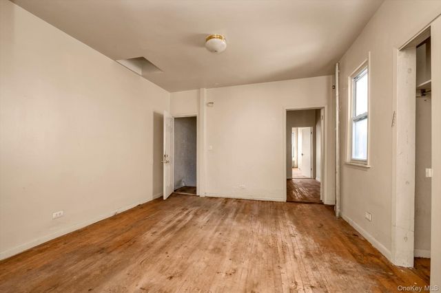 1129 E Tremont Avenue, Bronx, NY 10460