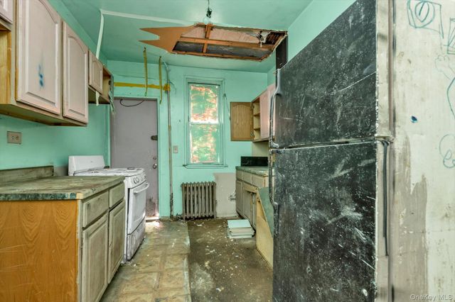 1129 E Tremont Avenue, Bronx, NY 10460