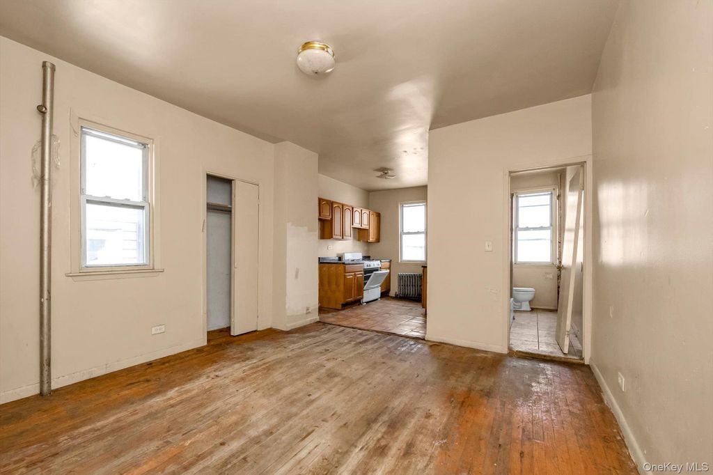1129 E Tremont Avenue, Bronx, NY 10460 — photo 2