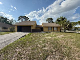 9085 HEATHER BOULEVARD, Weeki Wachee, FL 34613