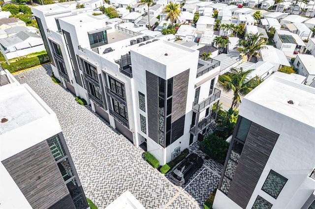 11501 Old Ocean Boulevard, Ocean Ridge, FL 33435