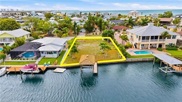 8061 Lagoon RD, Fort Myers Beach, FL 33931